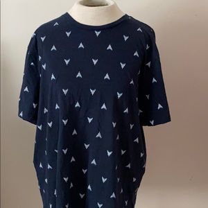 Men’s Old Navy blue print graphic soft washed T shirt blue Large surf preppy